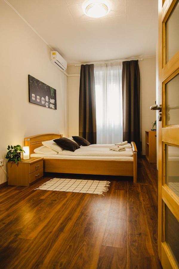Old Town Apartman Boedapest Buitenkant foto